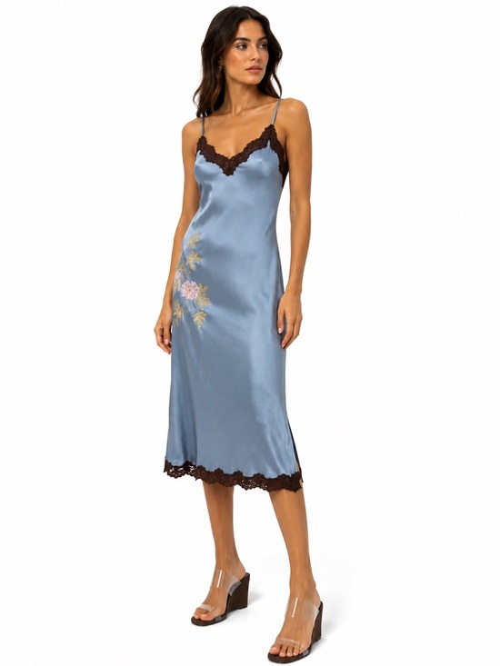 Gold Hawk Dresses & Skirts - Gold Hawk Forget Me Not Silk Embroidered Midi Dress Small NWT